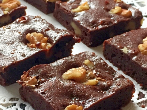 型不要☆くるみたっぷり濃厚ブラウニー